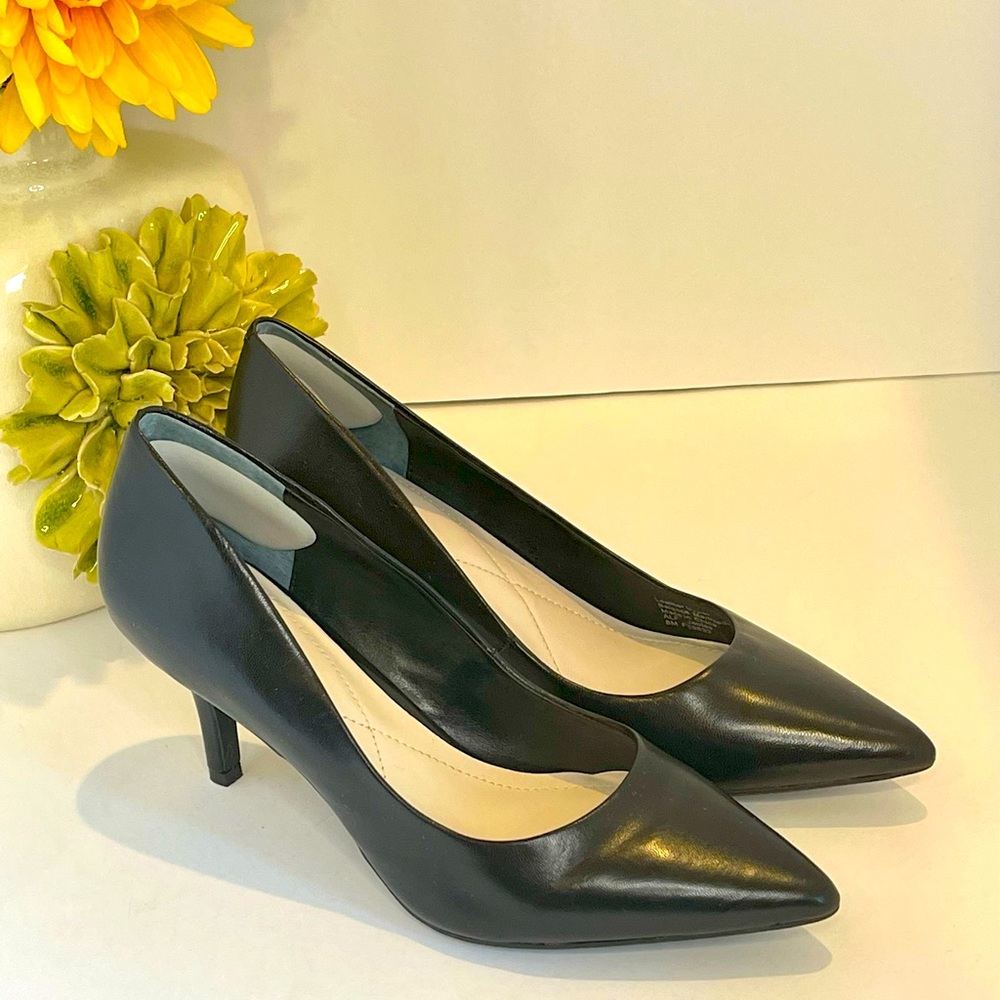 ❤️ Alfani Black Leather Heels ❤️